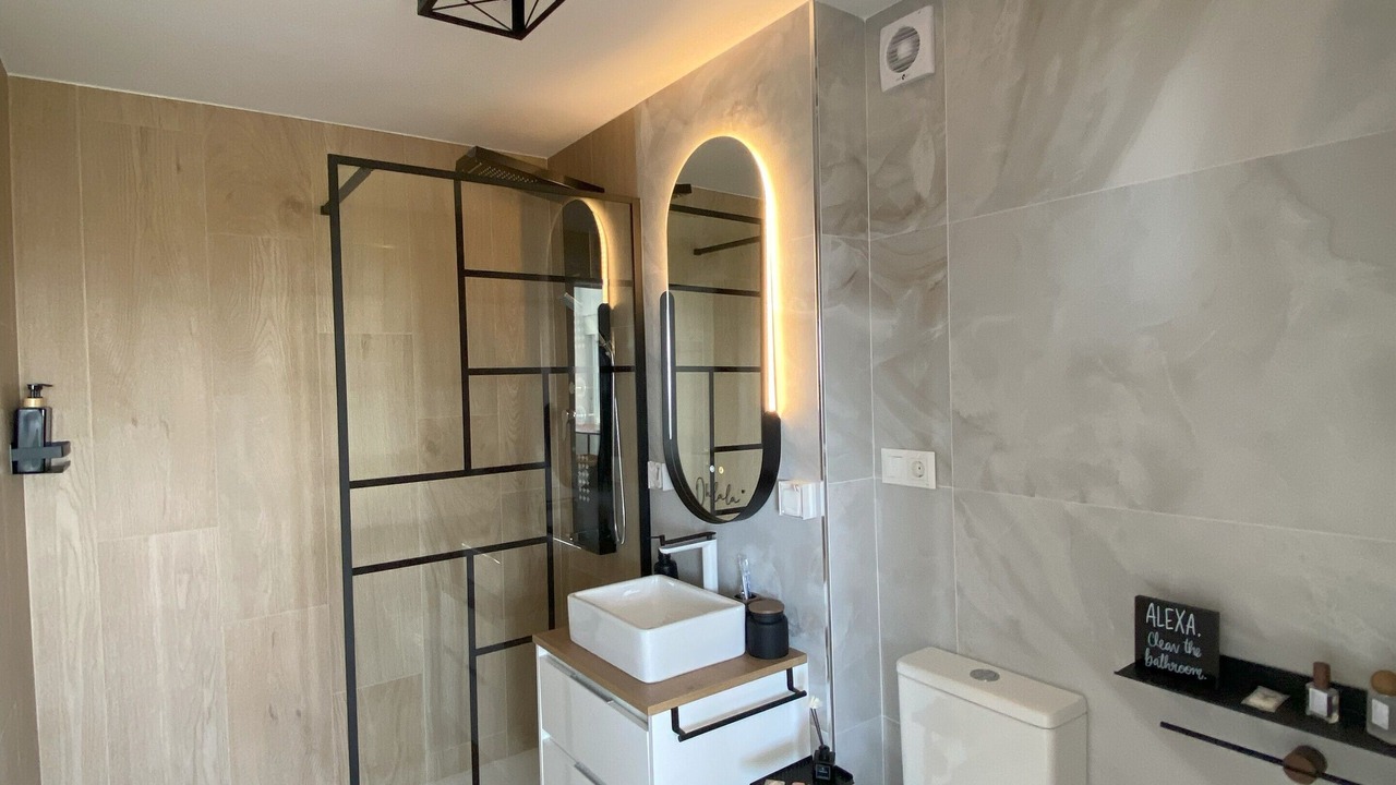 Photo of Bathroom in La Linea de la Concepcion