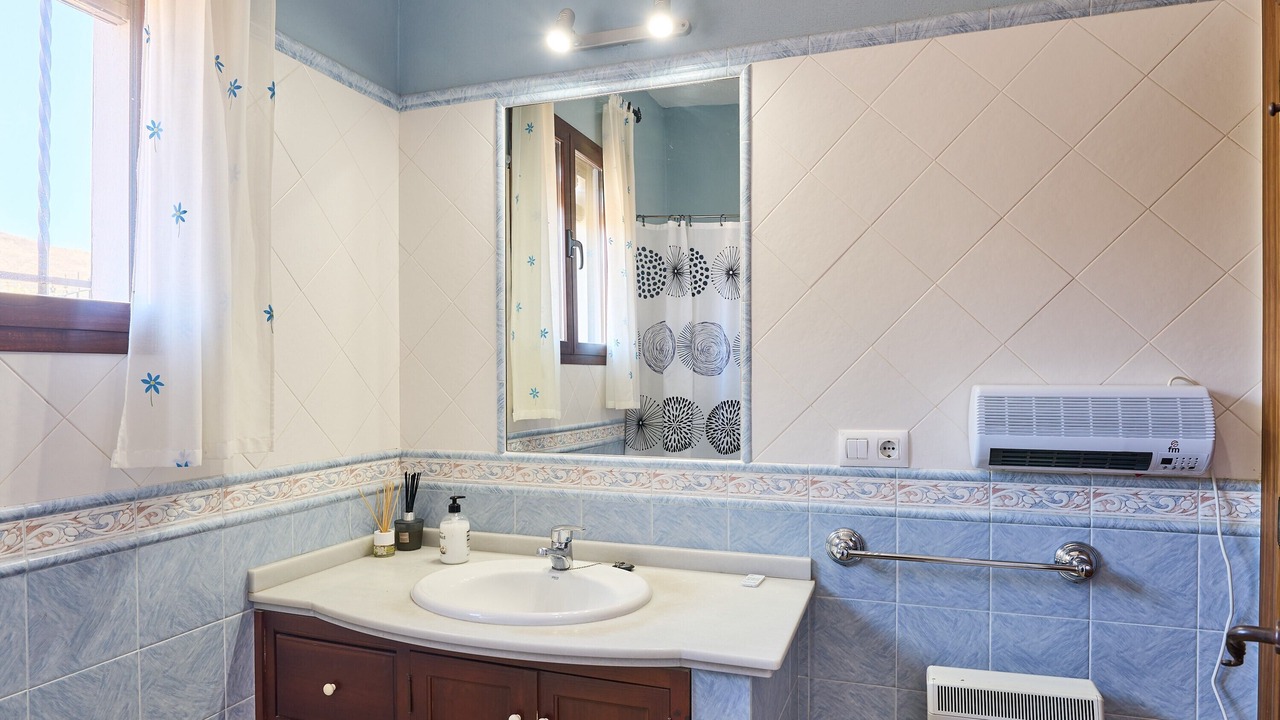 Photo of Bathroom in Carcabuey