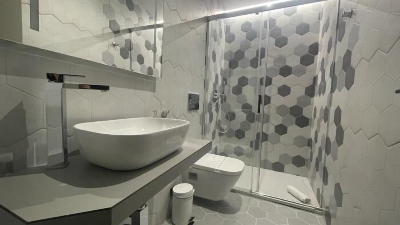 Photo of Bathroom in Feria