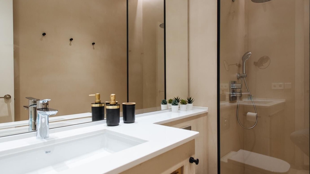 Photo of Bathroom in Feria
