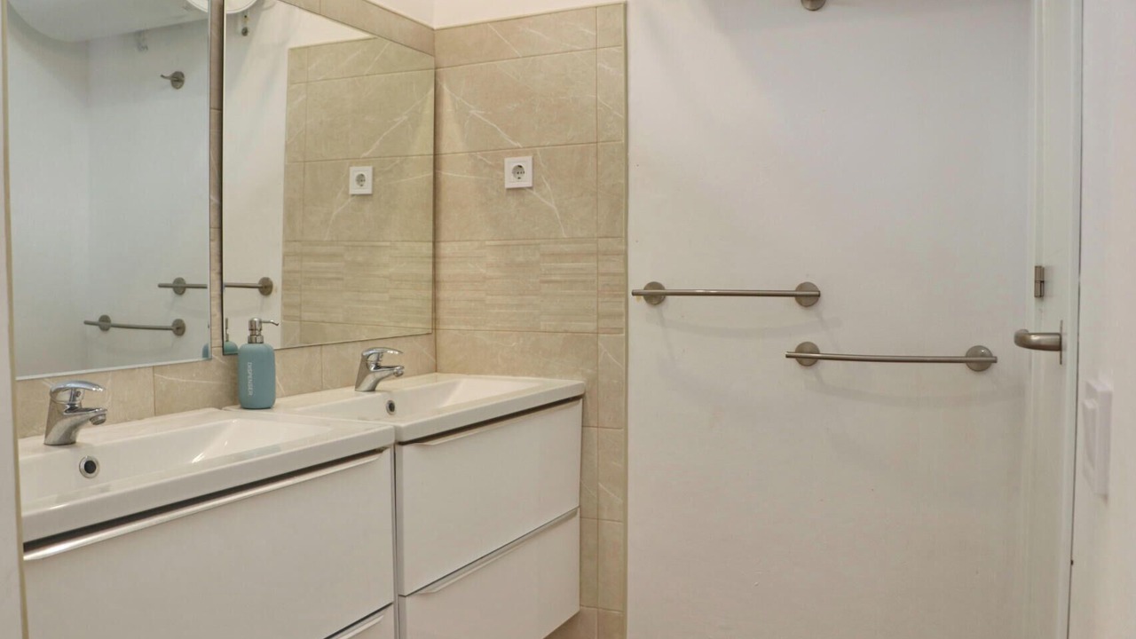 Photo of Bathroom in San Fernando
