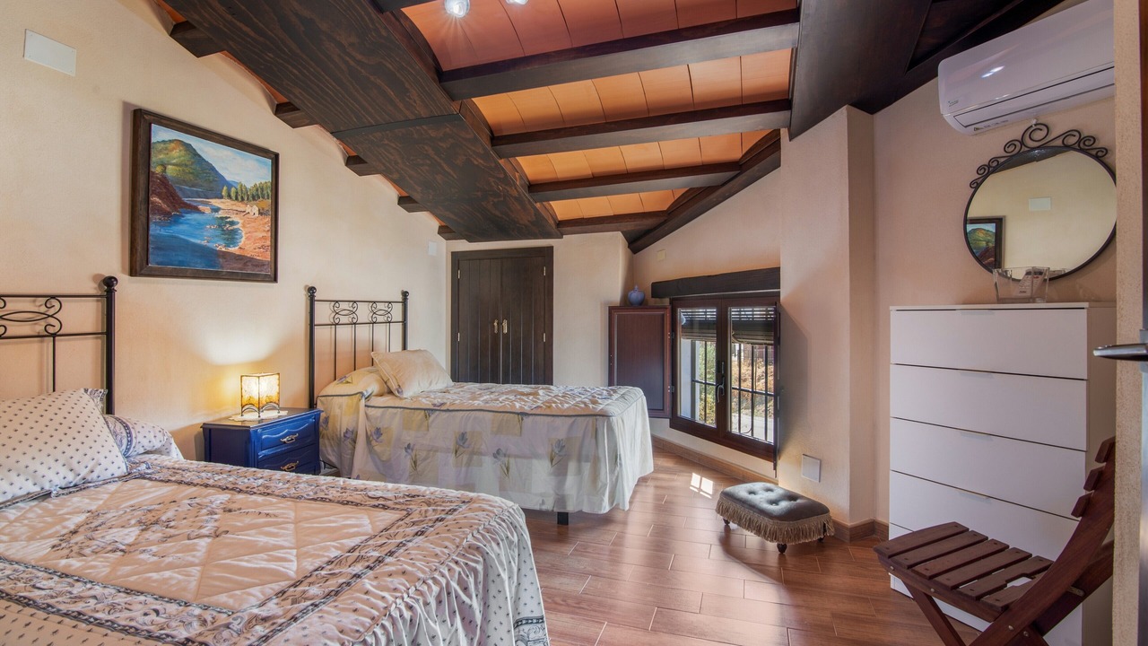 Photo of Bedroom in Beas