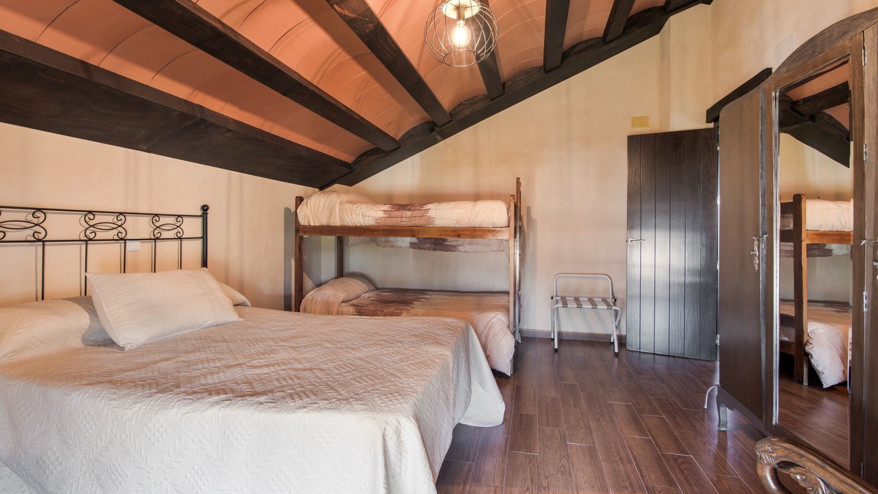 Photo of Bedroom in Beas