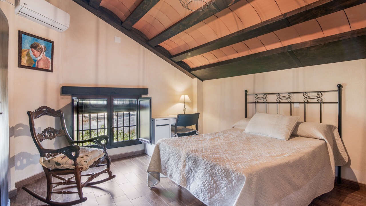 Photo of Bedroom in Beas