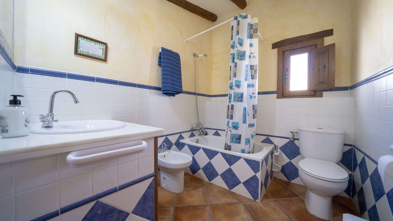 Photo of Bathroom in Laroya