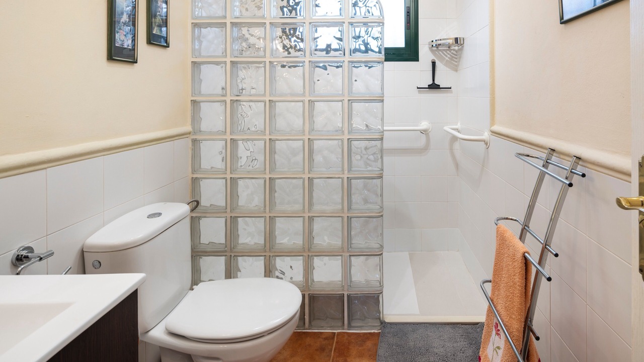 Photo of Bathroom in Alcaucin