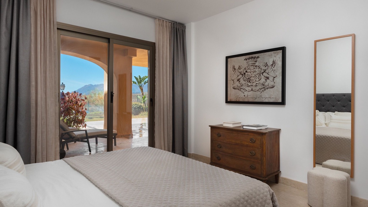 Photo of Bedroom in New Golden Mile