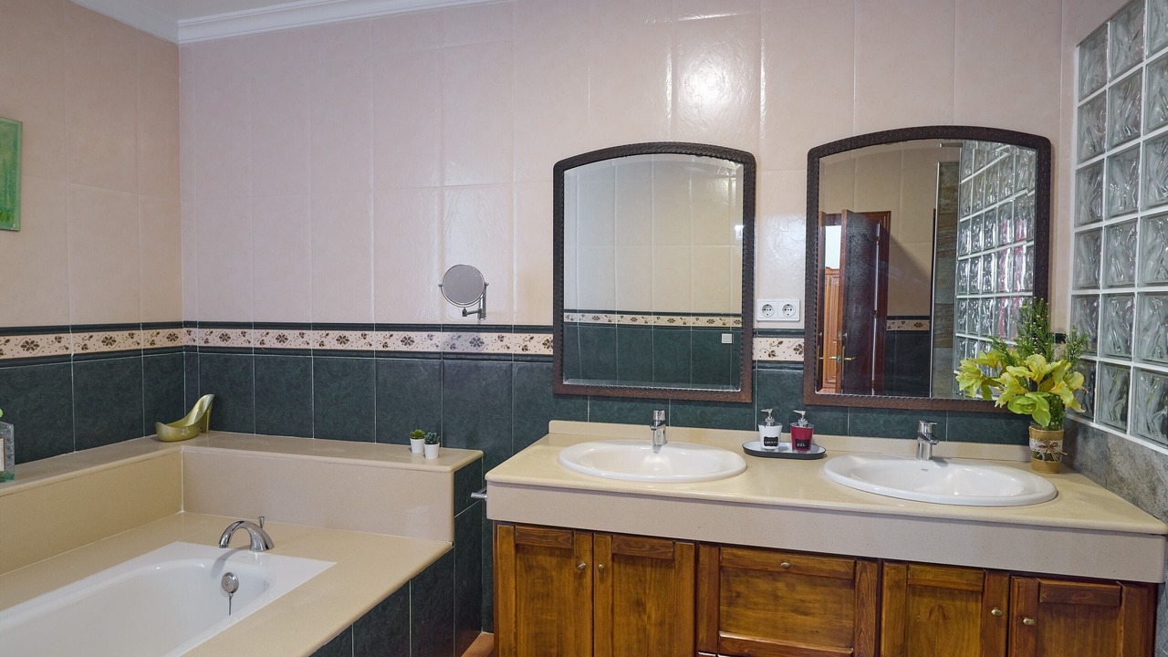 Photo of Bathroom in La Carlota