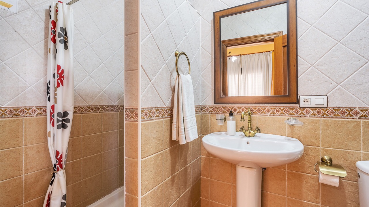 Photo of Bathroom in Guejar Sierra