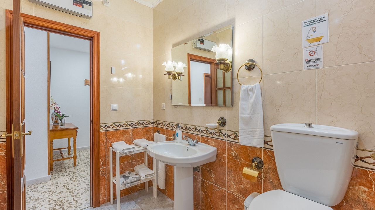 Photo of Bathroom in Guejar Sierra