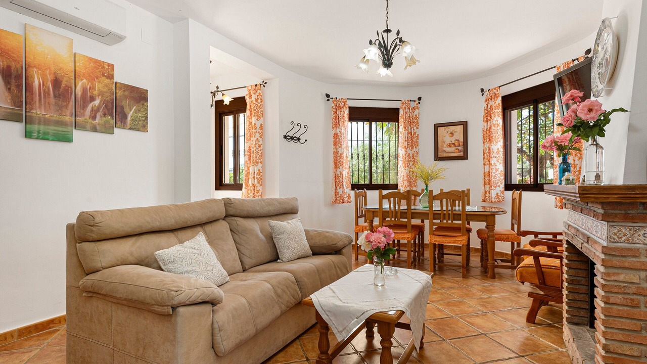 Photo of Livingroom in Comares