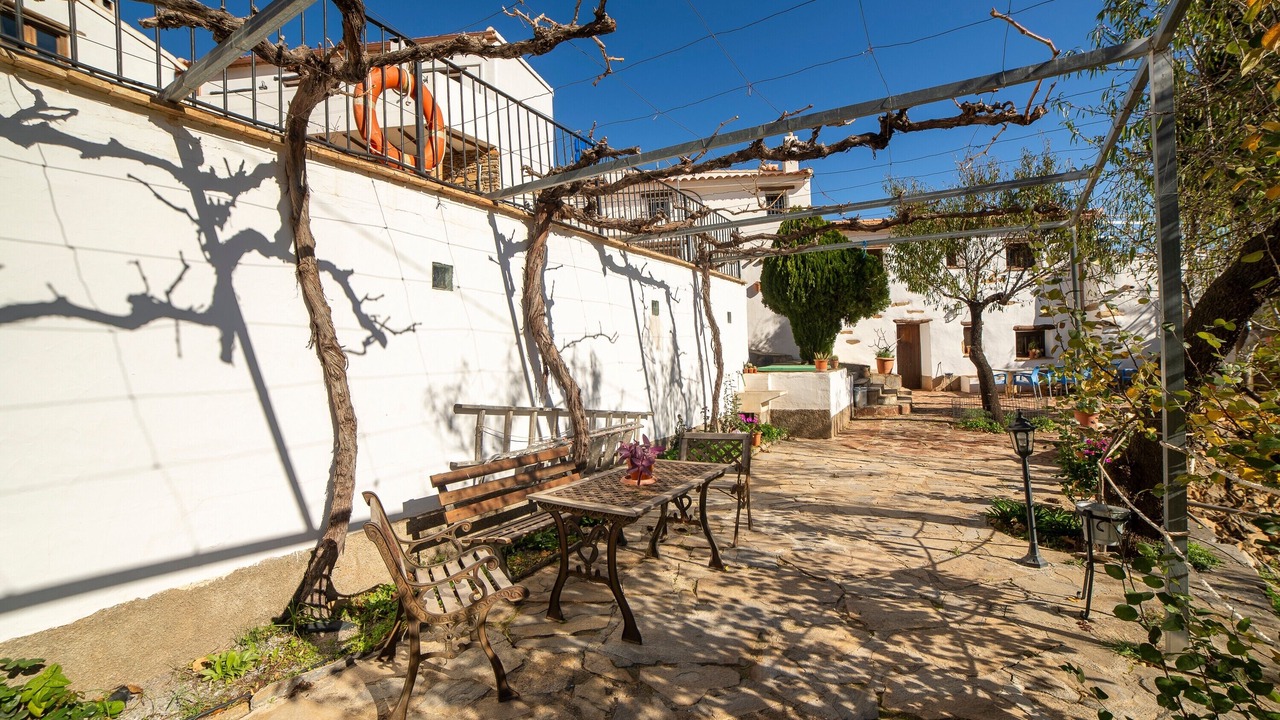 Photo of Outdoor in Laroya