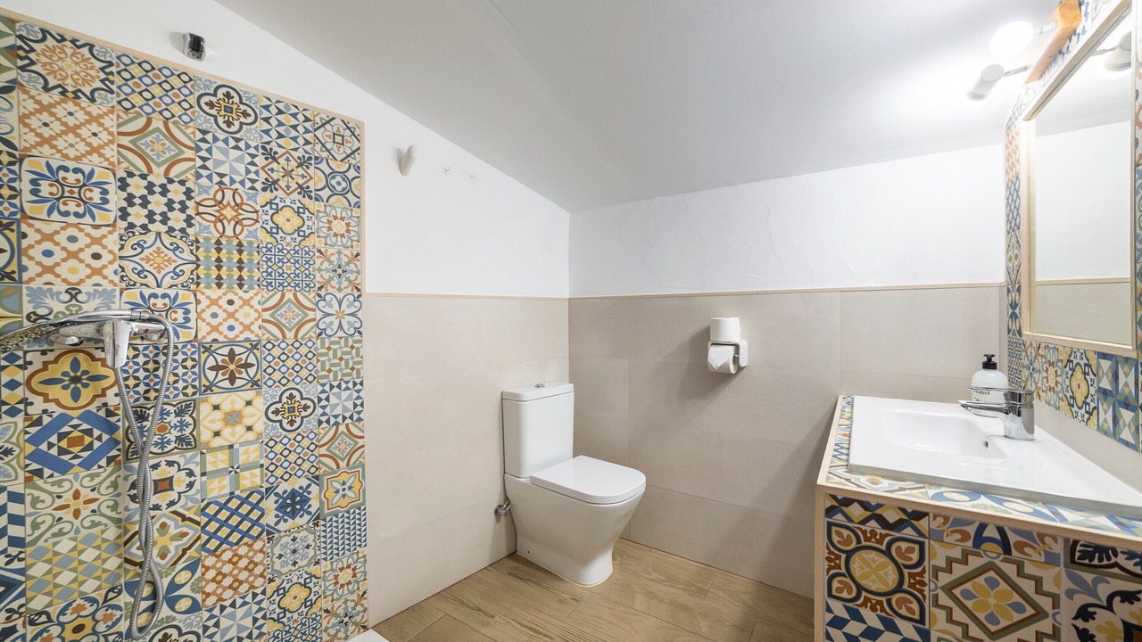Photo of Bathroom in Laroya
