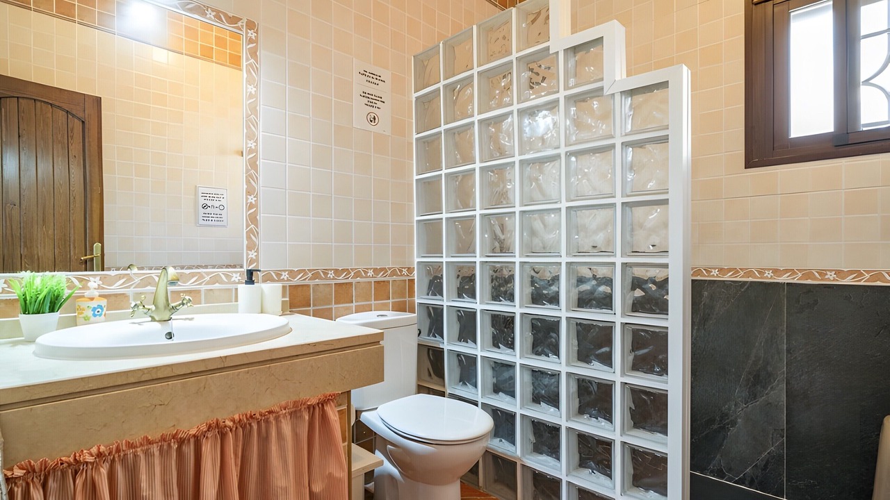 Photo of Bathroom in El Gastor