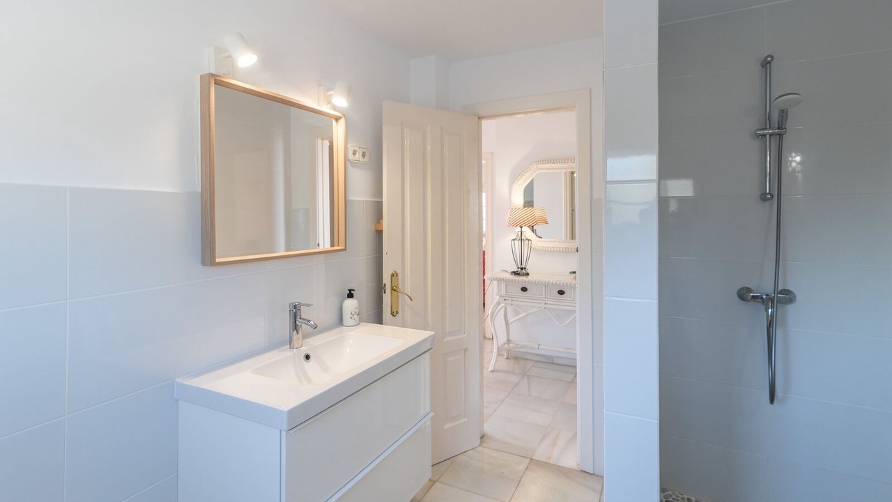 Photo of Bathroom in Benagalbon