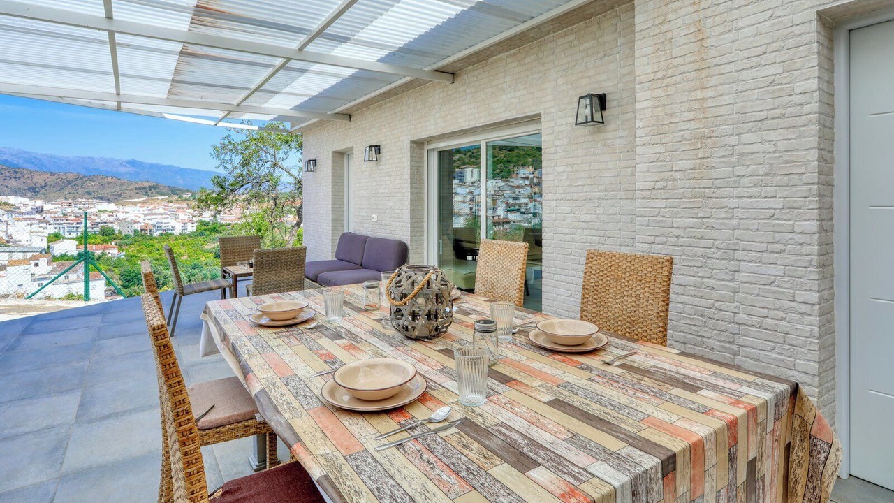 Photo of Outdoor in Guaro