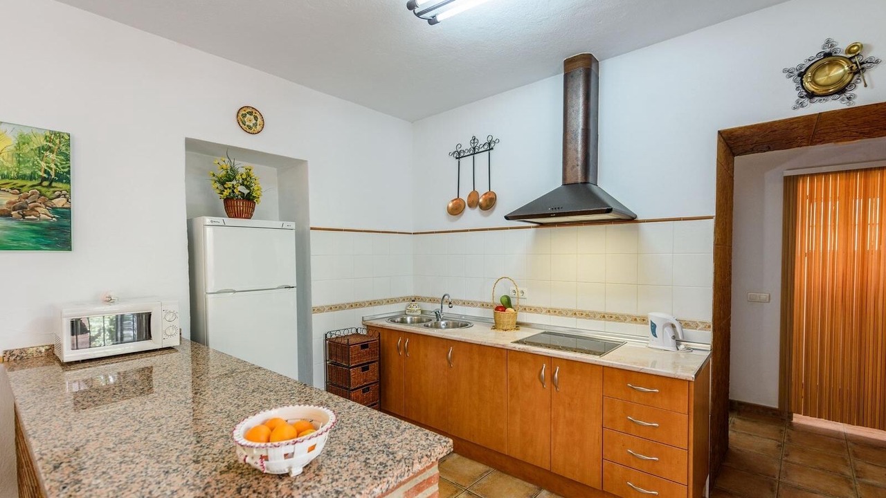 Photo of Kitchen in Alozaina