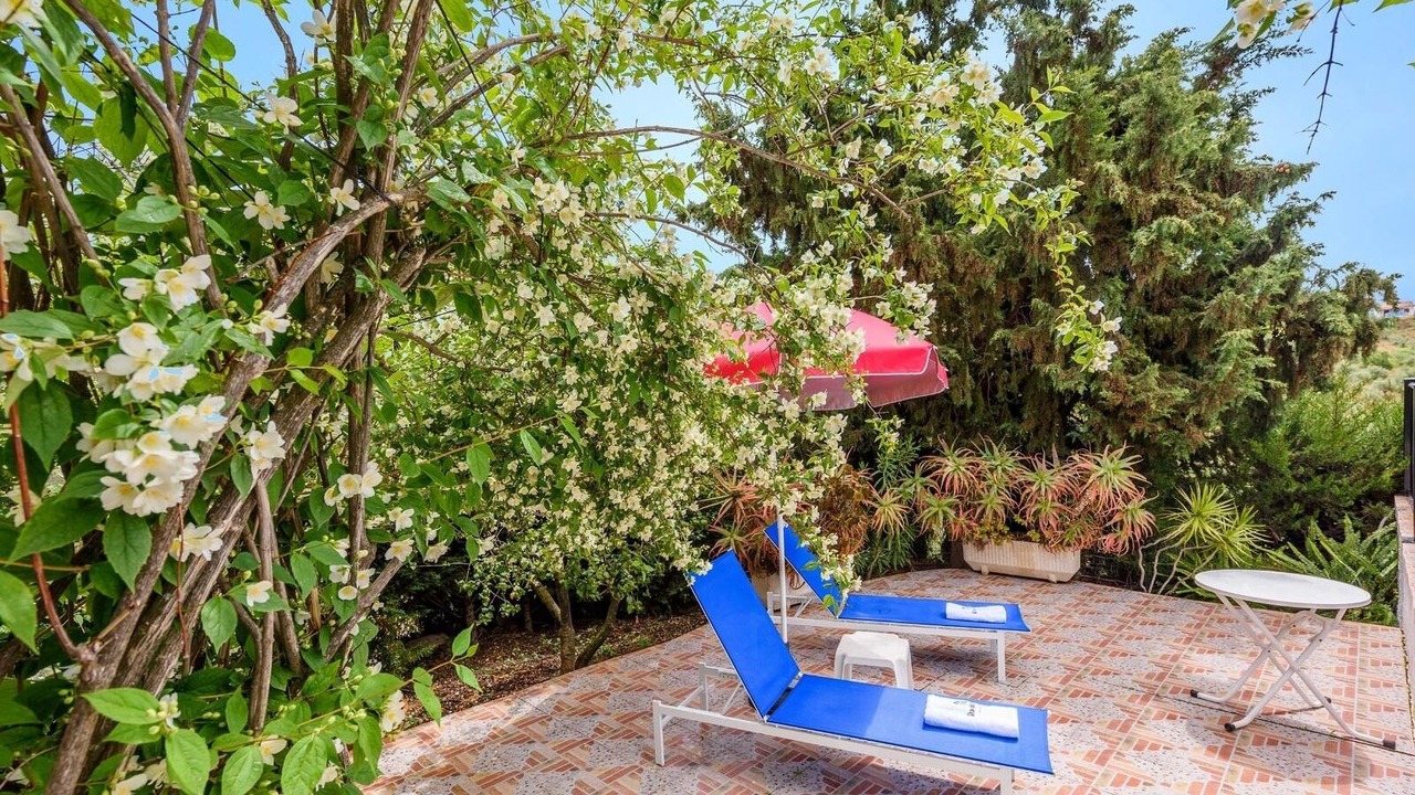 Photo of Patio Balcony in Alozaina