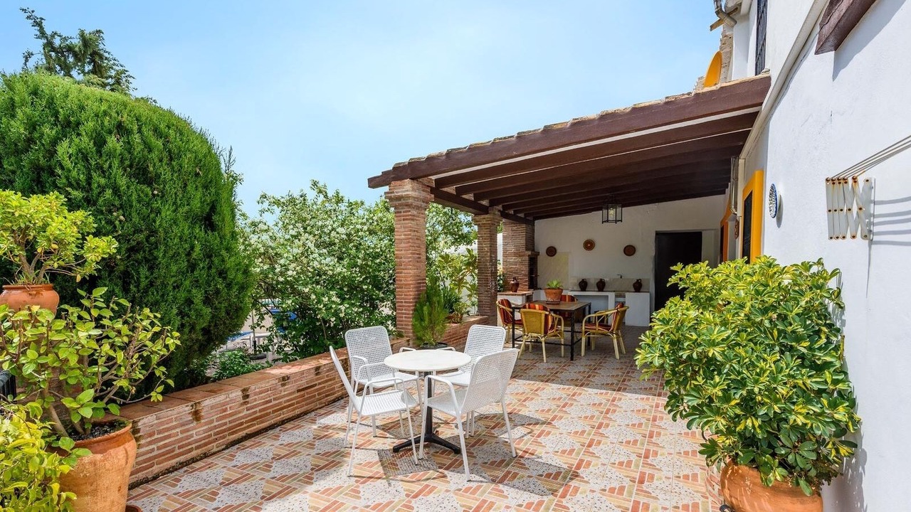 Photo of Outdoor in Alozaina