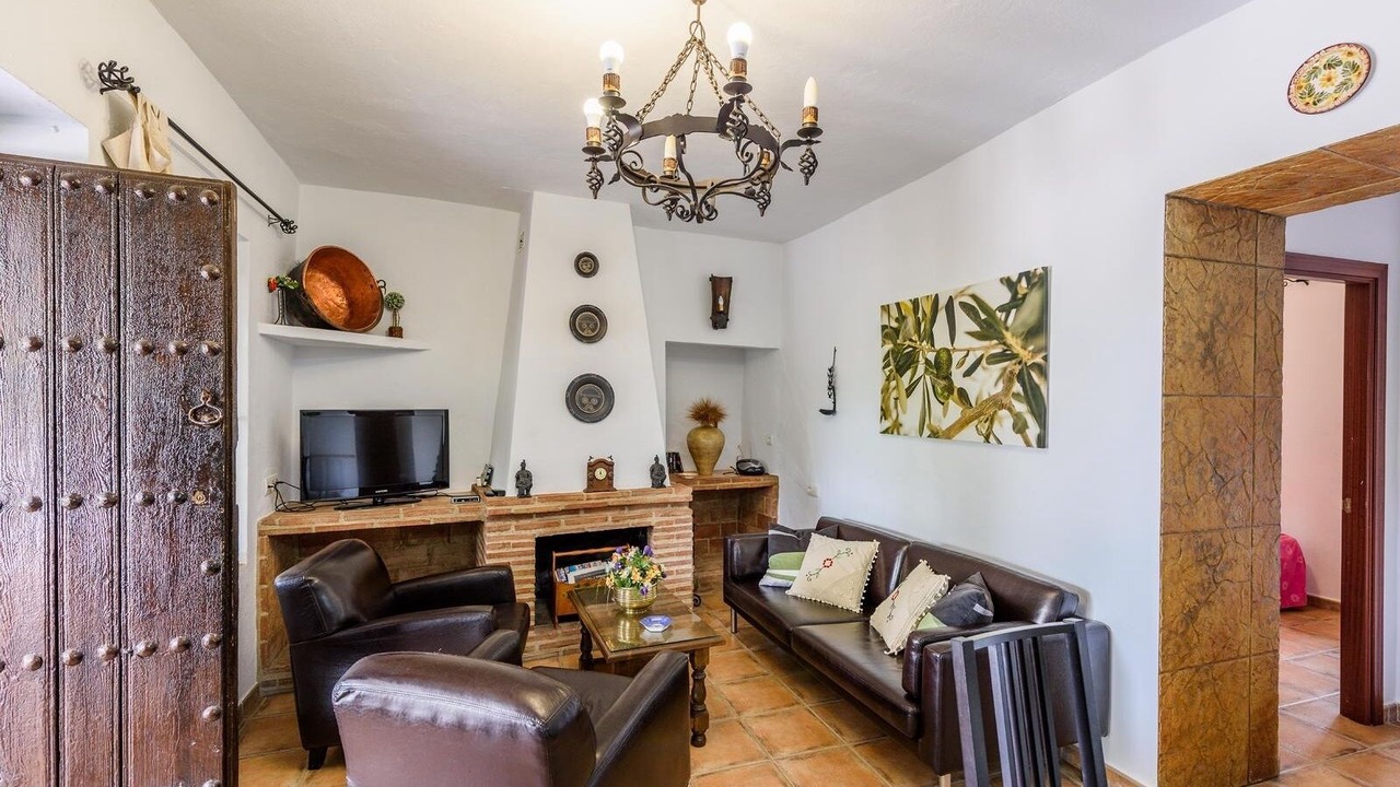 Photo of Livingroom in Alozaina