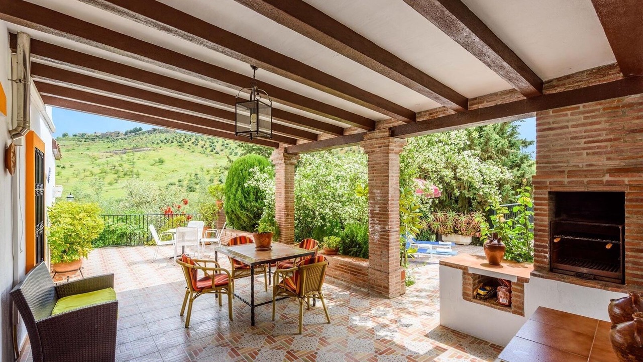 Photo of Outdoor in Alozaina