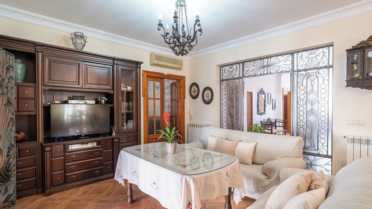 Photo of Livingroom in Alameda