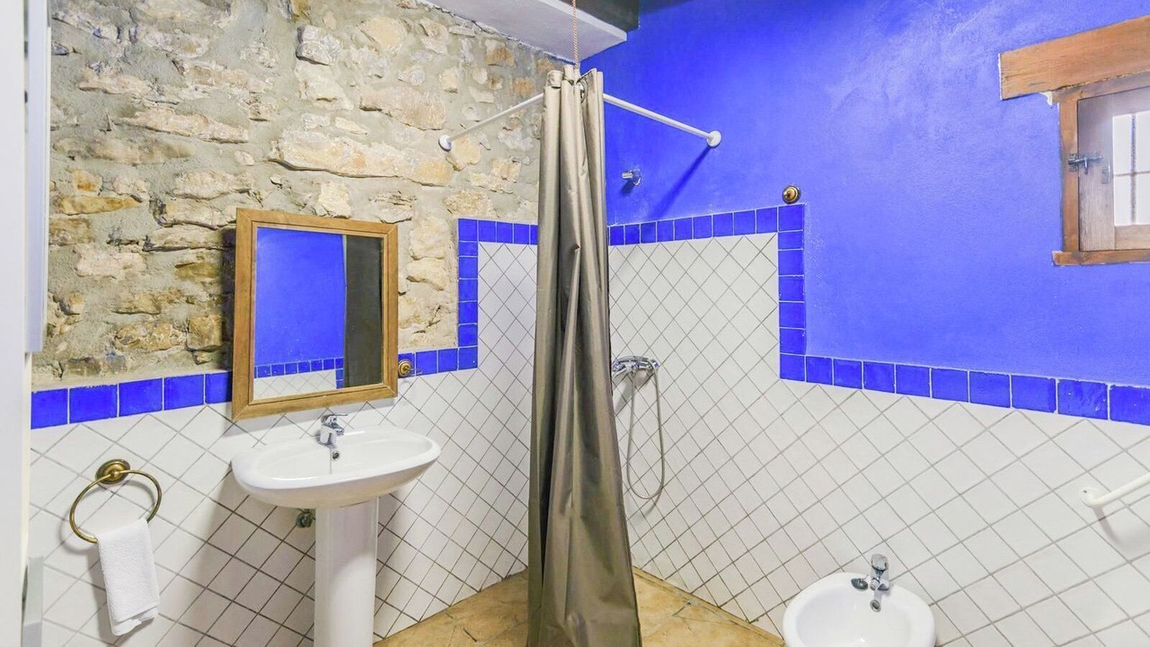Photo of Bathroom in Serval