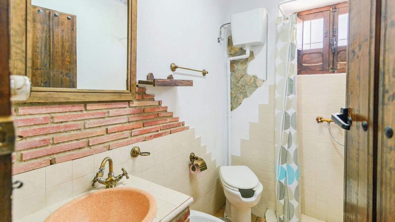 Photo of Bathroom in Serval