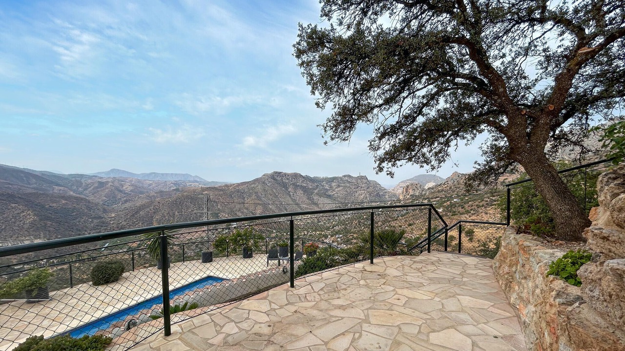 Photo of Others in Alora