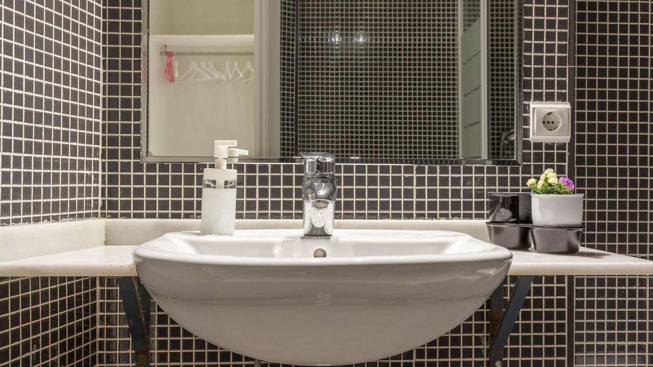 Photo of Bathroom in Feria
