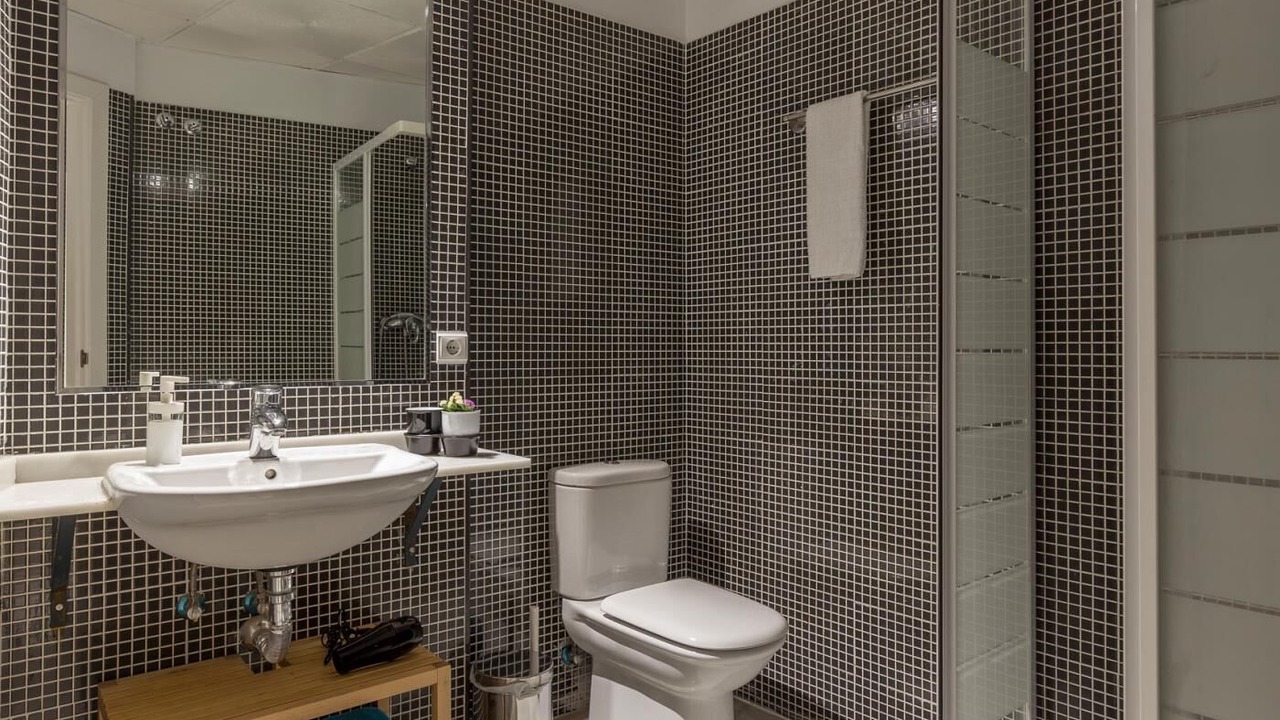 Photo of Bathroom in Feria