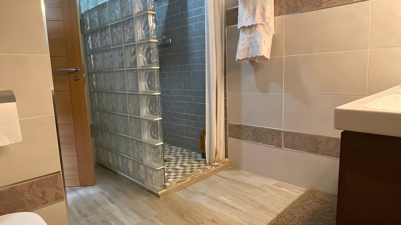 Photo of Bathroom in Guaro
