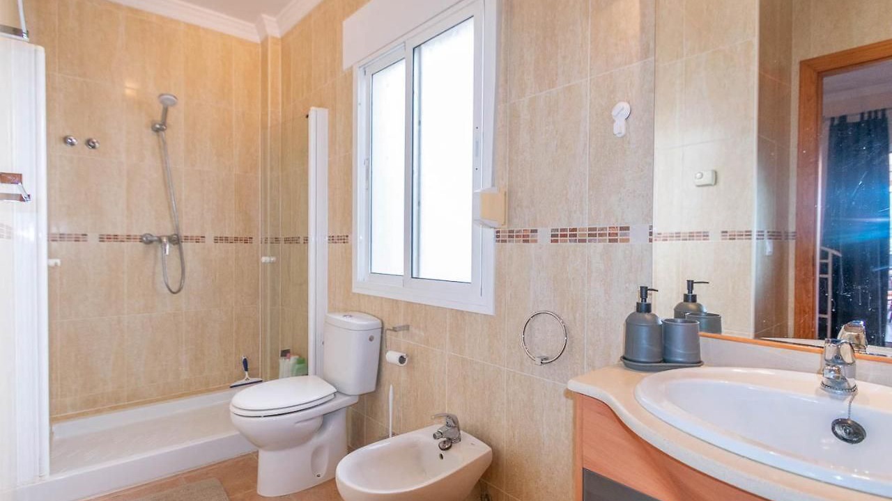 Photo of Bathroom in Canillas de Albaida