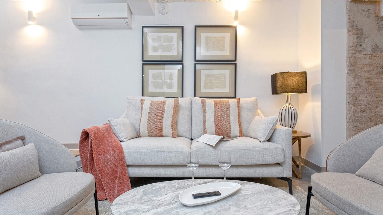 Photo of Livingroom in Alameda