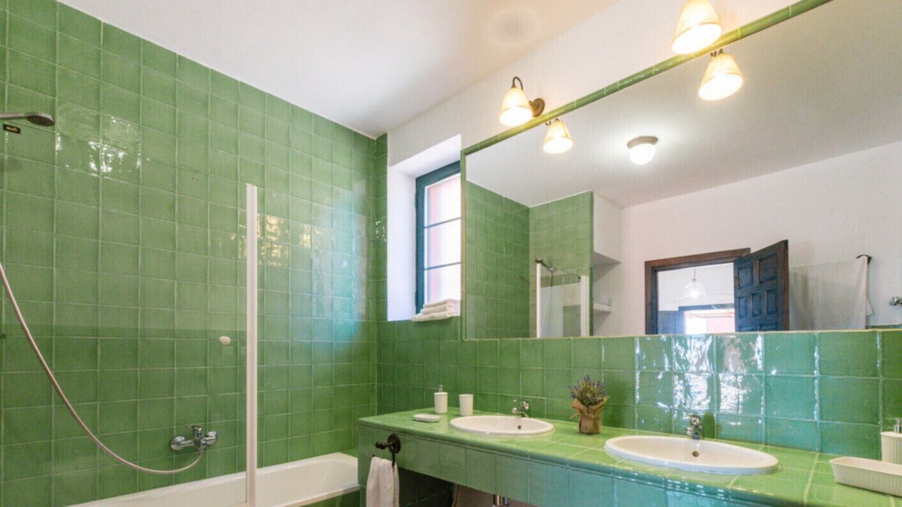 Photo of Bathroom in Lora Del Rio
