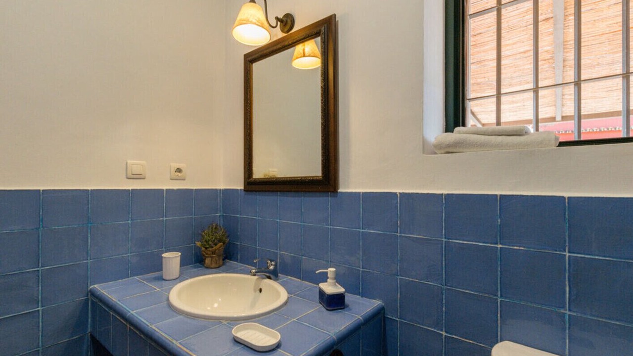 Photo of Bathroom in Lora Del Rio