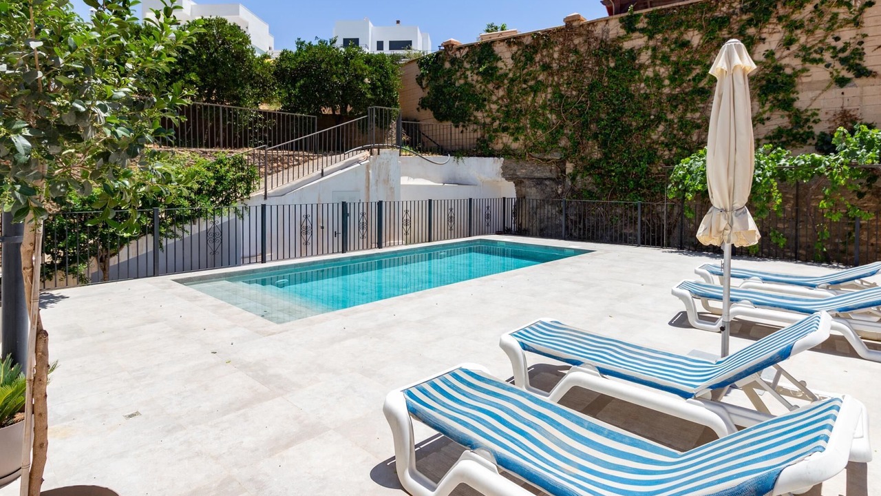 Photo of Outdoor in Melegis