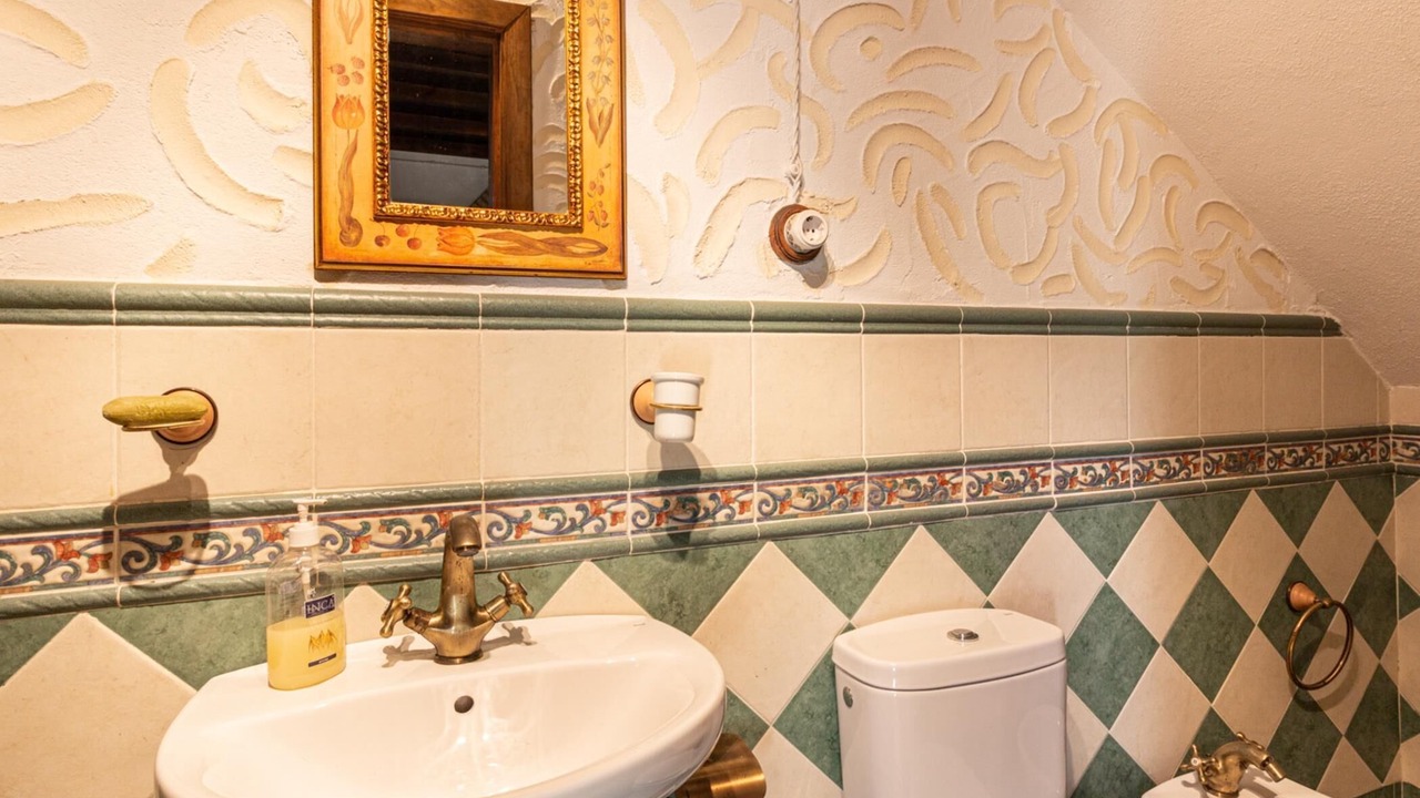 Photo of Bathroom in Melegis