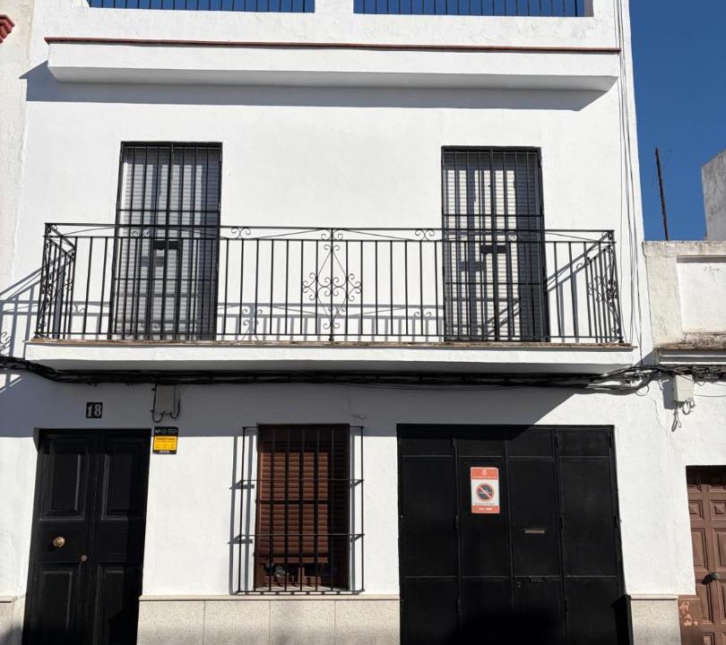 Photo of Others in Lora Del Rio
