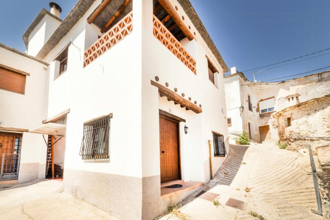 Photo of Others in Mecina Bombaron