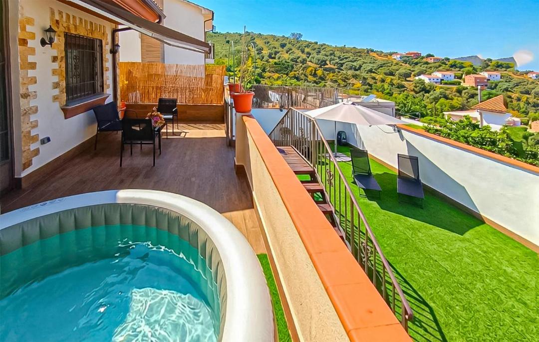 Photo of Patio Balcony in Jun