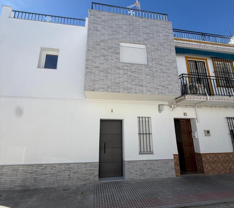 Photo of Others in Lora Del Rio
