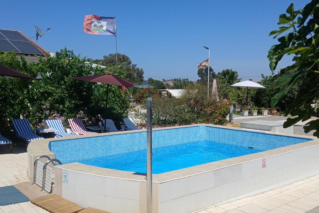 Photo of Others in Gibraleon