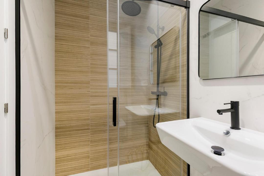 Photo of Bathroom in Central District