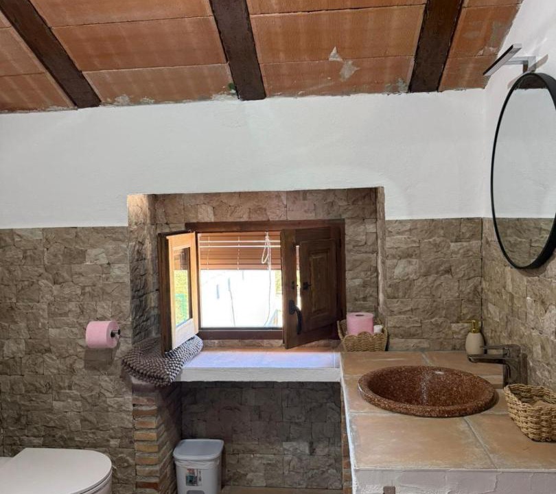 Photo of Bathroom in Algarinejo
