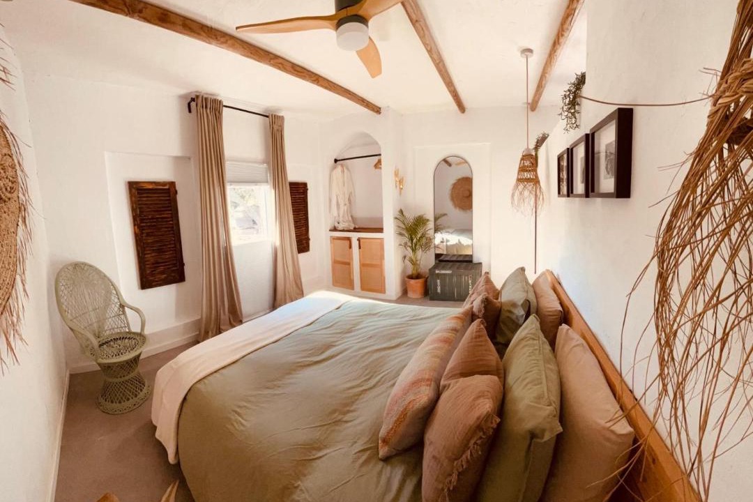 Photo of Bedroom in Coin
