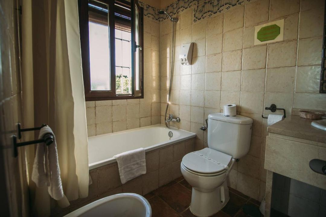 Photo of Bathroom in Lepe