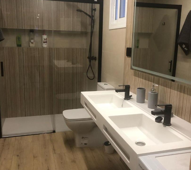 Photo of Bathroom in Lora Del Rio