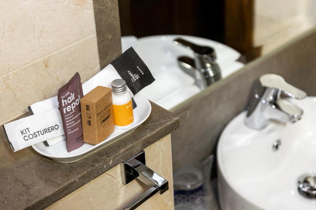 Photo of Bathroom in Central District