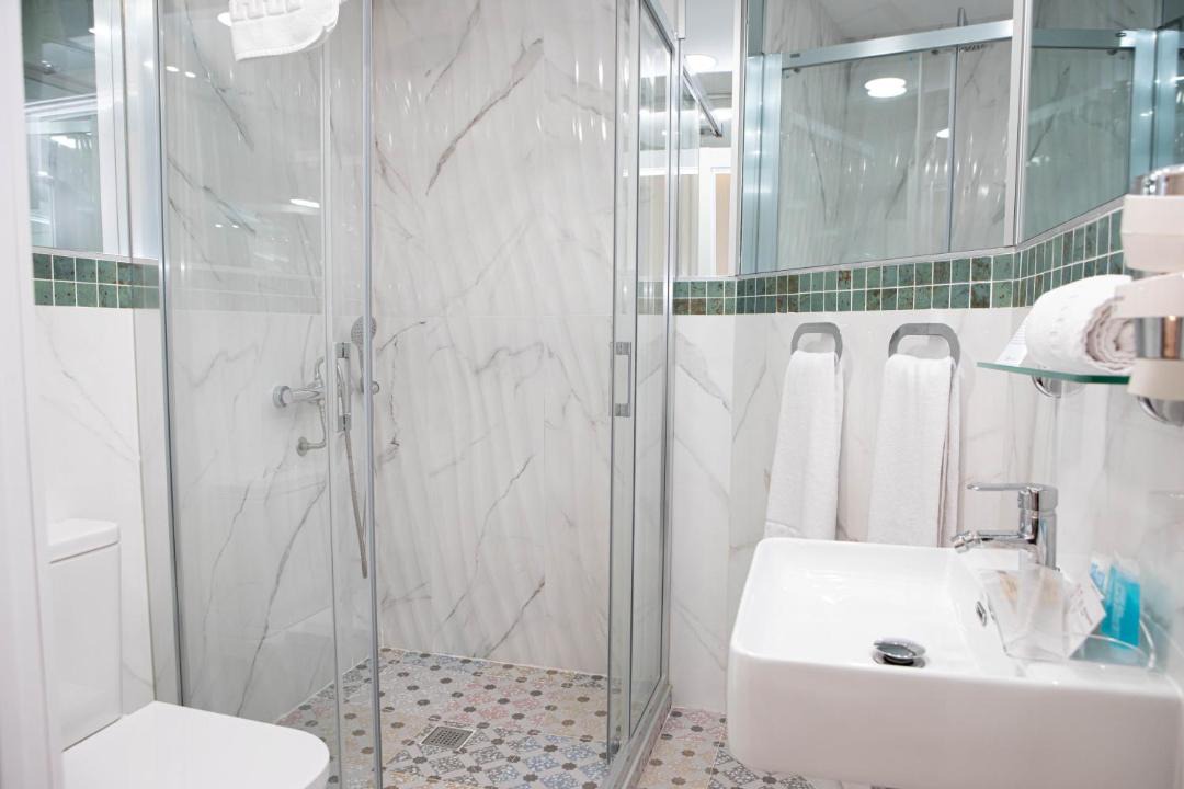 Photo of Bathroom in Cullar Vega